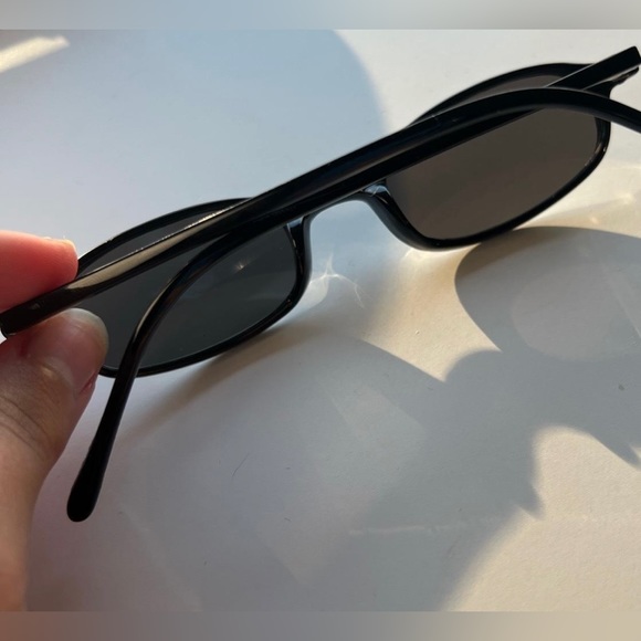 Deadstock 90’s inspired sunglasses - Picture 4 of 4